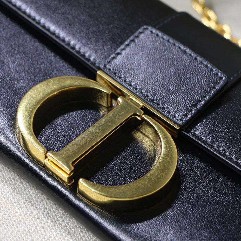 30 Montaigne Pouch