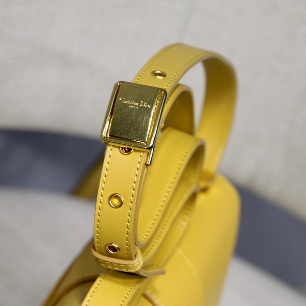 30 Montaigne Pouch
