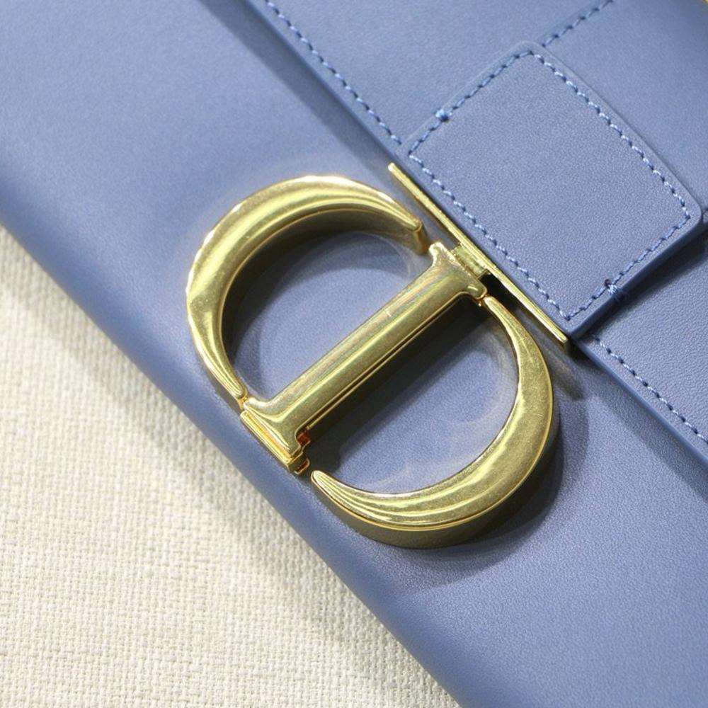 30 Montaigne Pouch