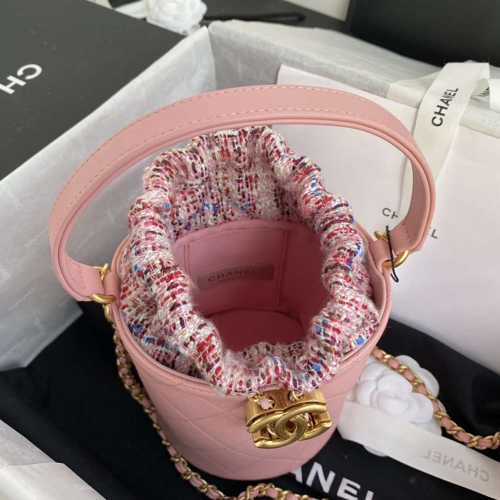 2020 Tweed Soul Bucket Bag Pink