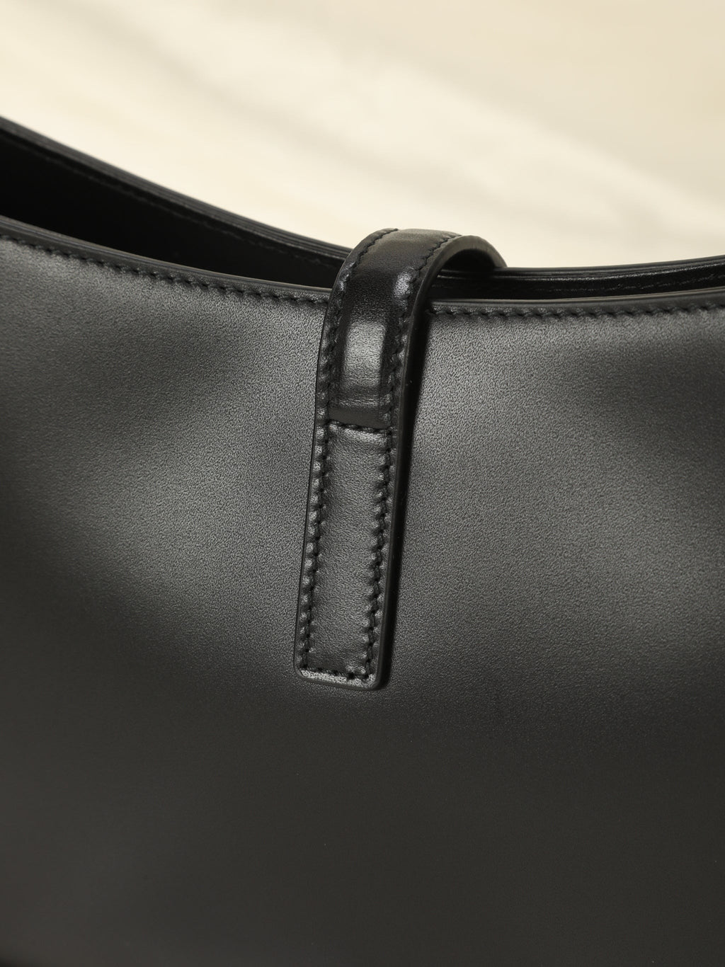 Saint Laurent Le 5 ¡ùãå 7 Hobo Bag In Patent Leather - Black - Women