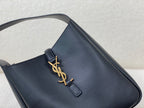 Le 5 A 7 Supple Small Grained Leather Black 23 x 22 x 8.5cm