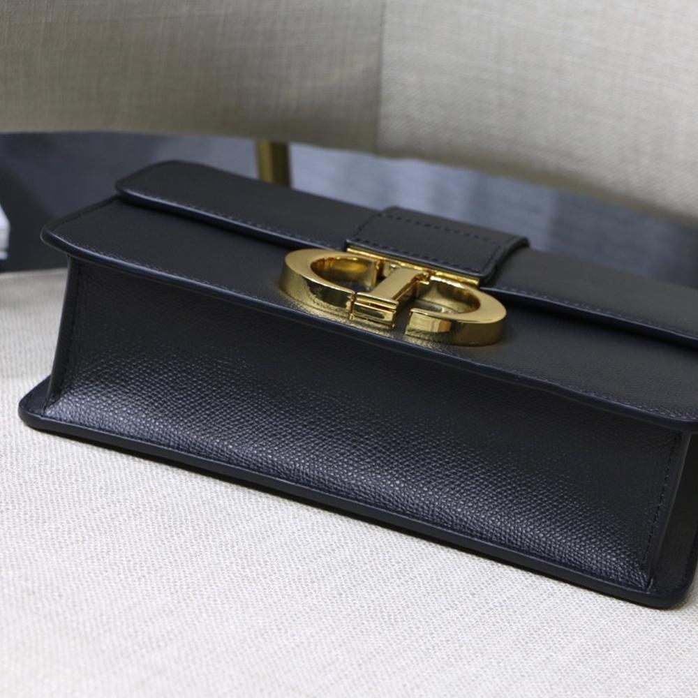30 Montaigne Pouch