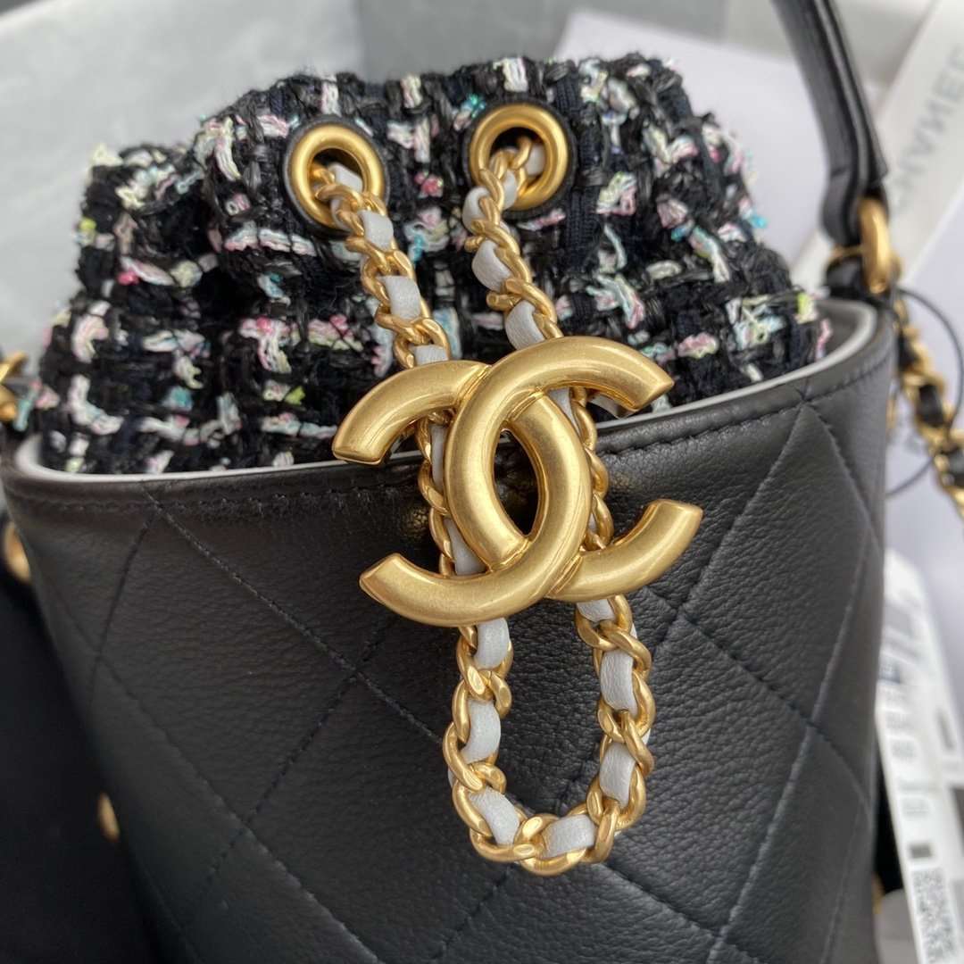 2020 Tweed Soul Bucket Bag Black