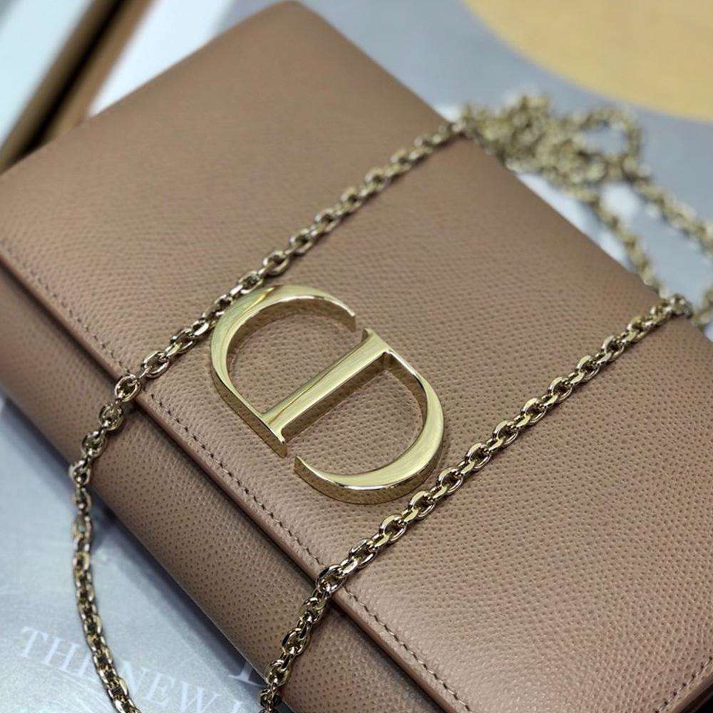 30 Montaigne Pouch