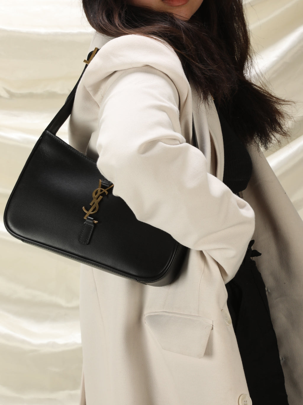 Saint Laurent Le 5 ¡ùãå 7 Hobo Bag In Patent Leather - Black - Women