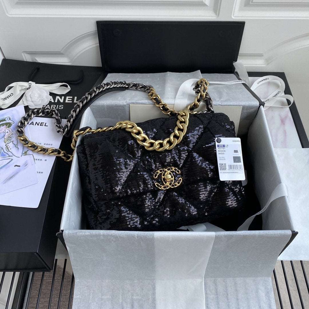 19 sequin Flap Bag black