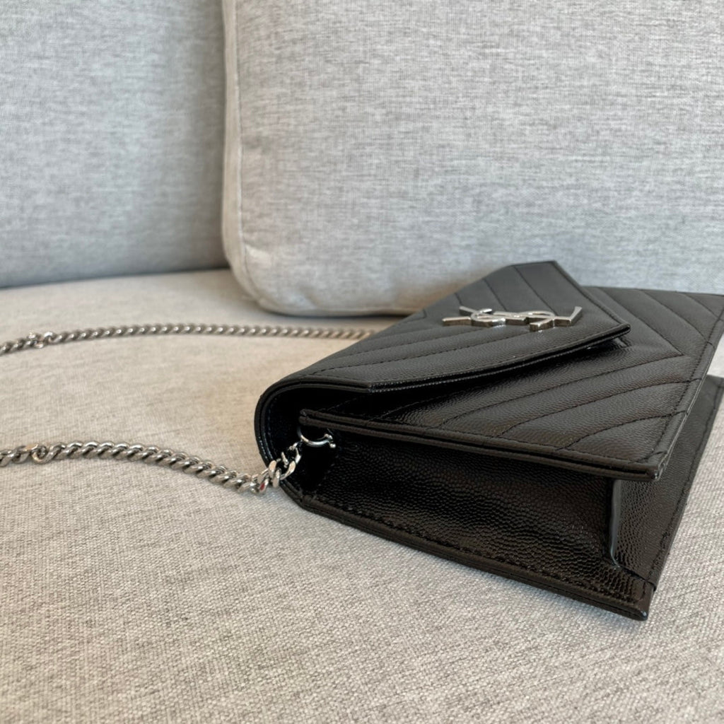 Cassandre Envelope Chain Wallet Black Grain Leather 19x11.5x4 cm