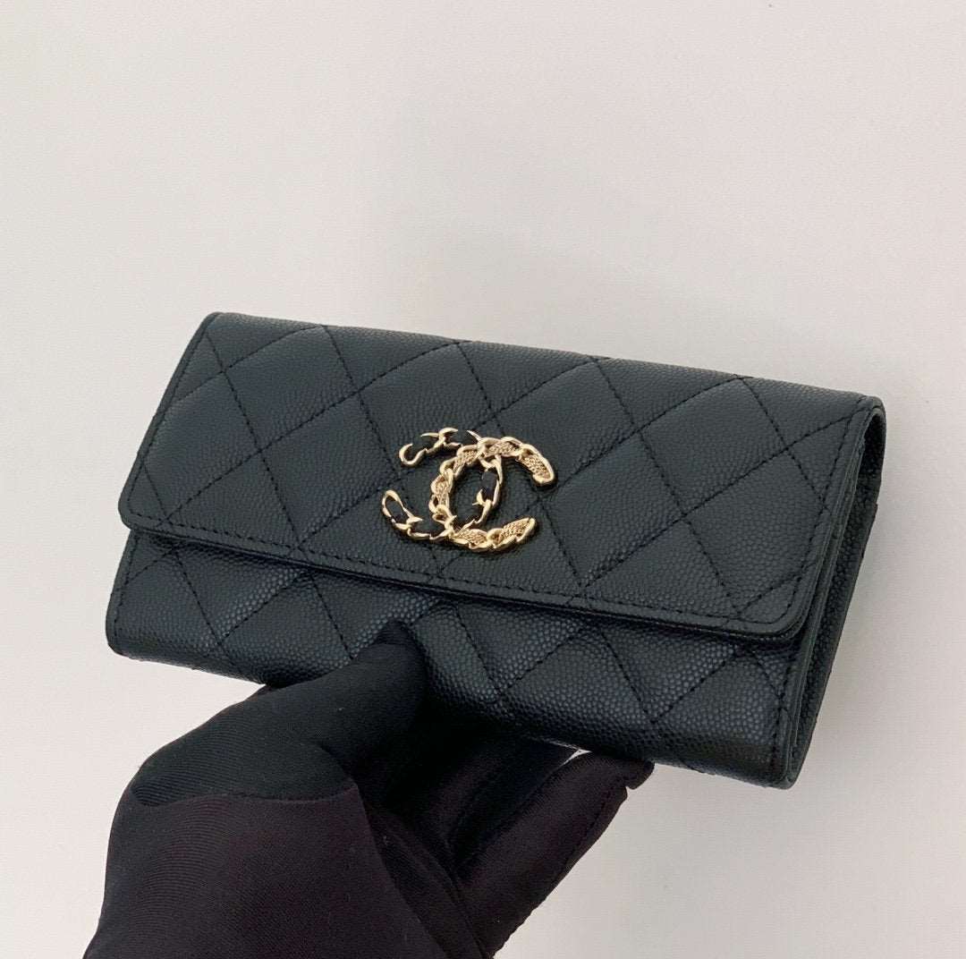 caviar quilted gusset flap Wallet