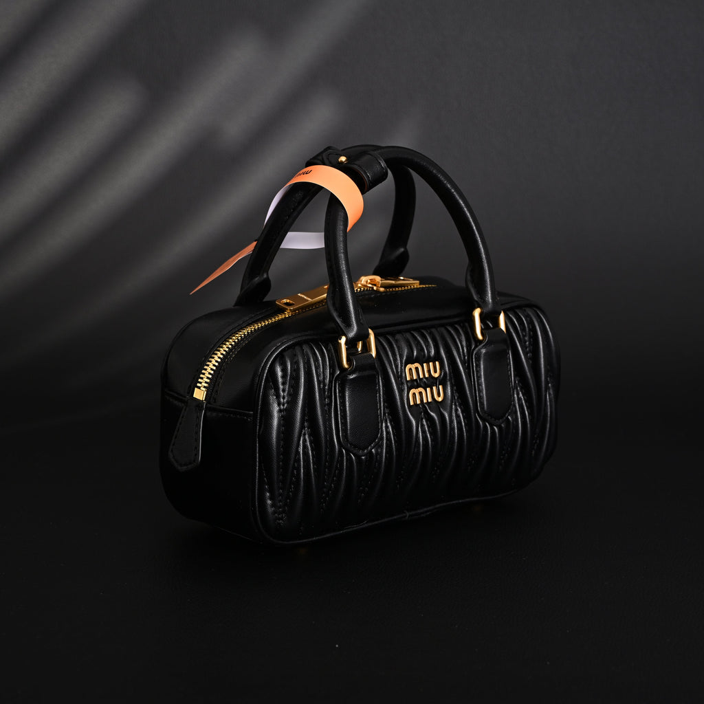Miu Miu Black Matelass¨¤? Leather Top Handle Bag