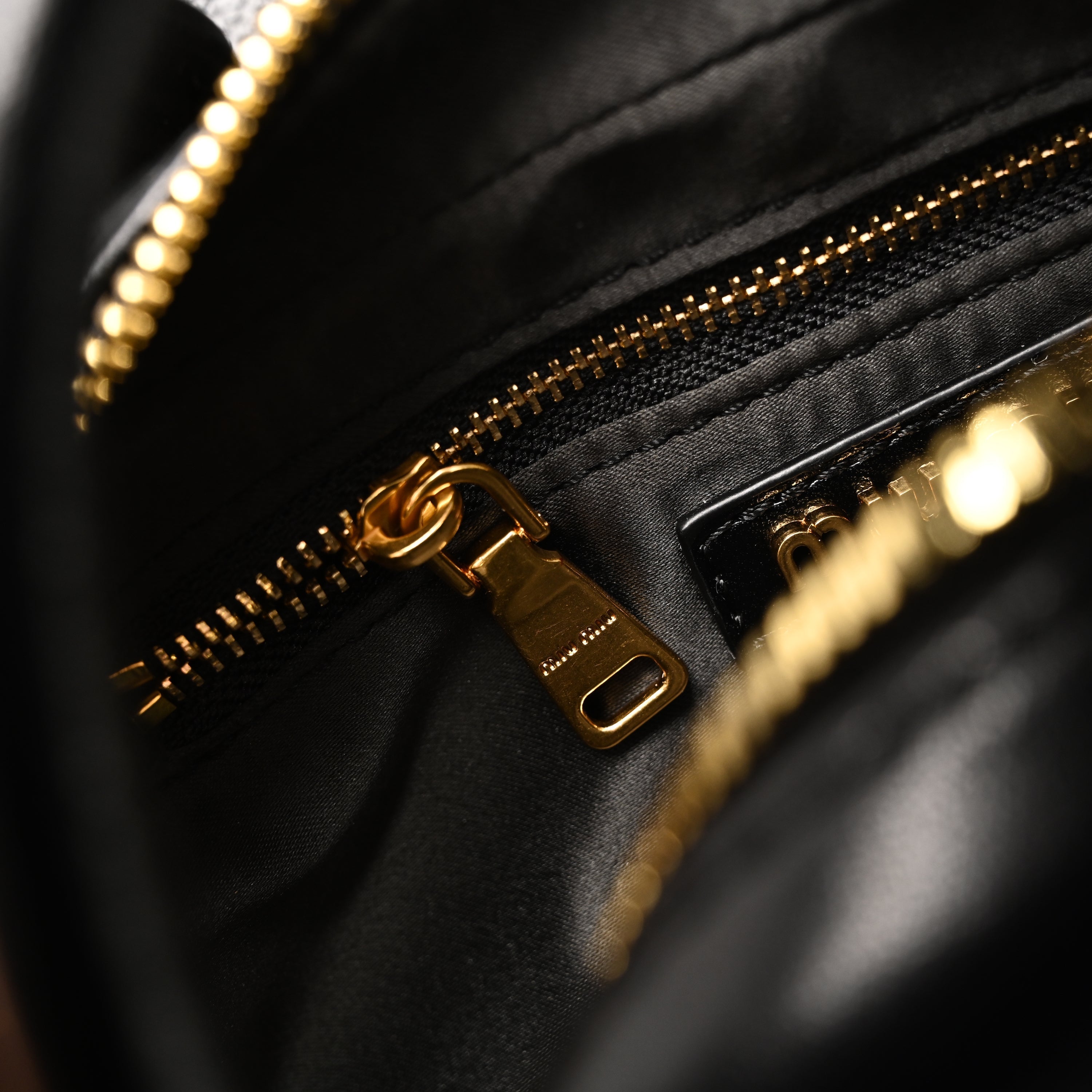 Miu Miu Black Matelass¨¤? Leather Top Handle Bag