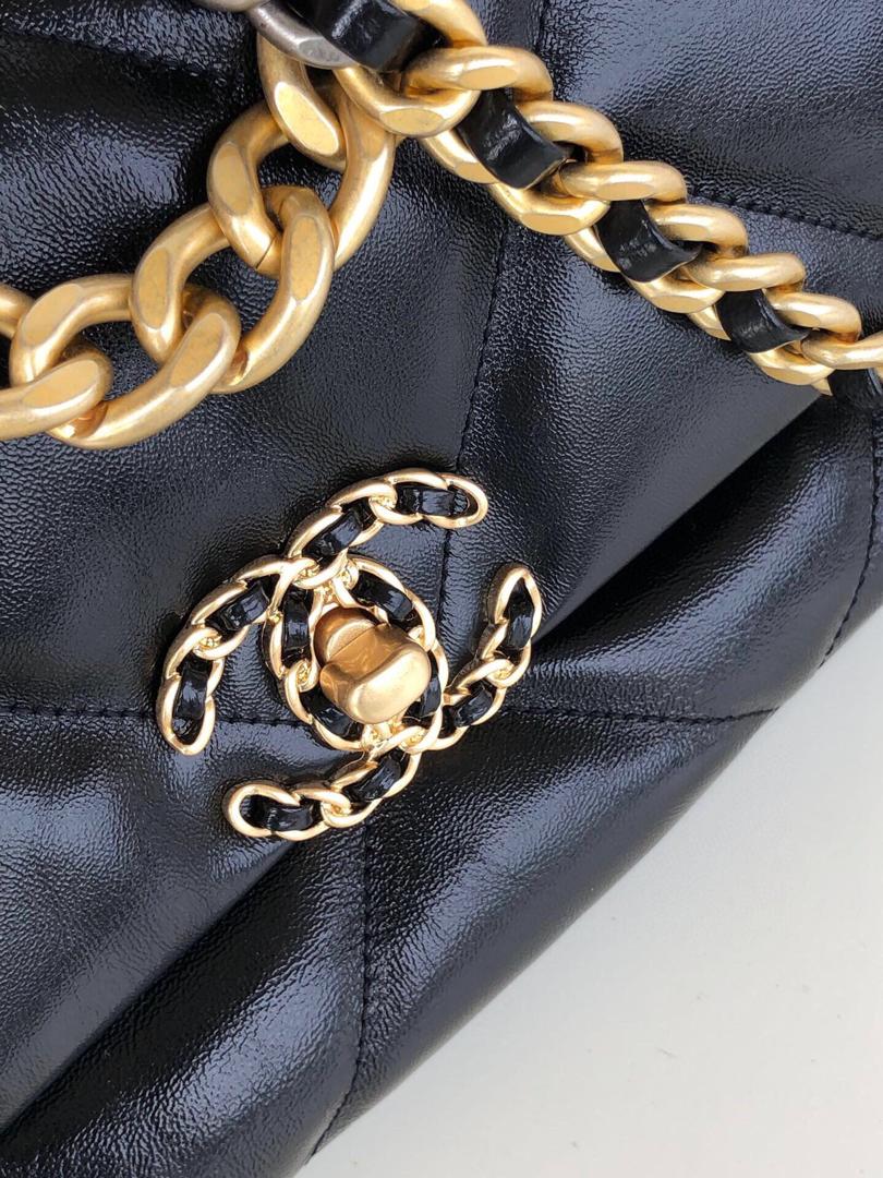 19 Large Flap Bag Black