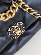 19 Large Flap Bag Black