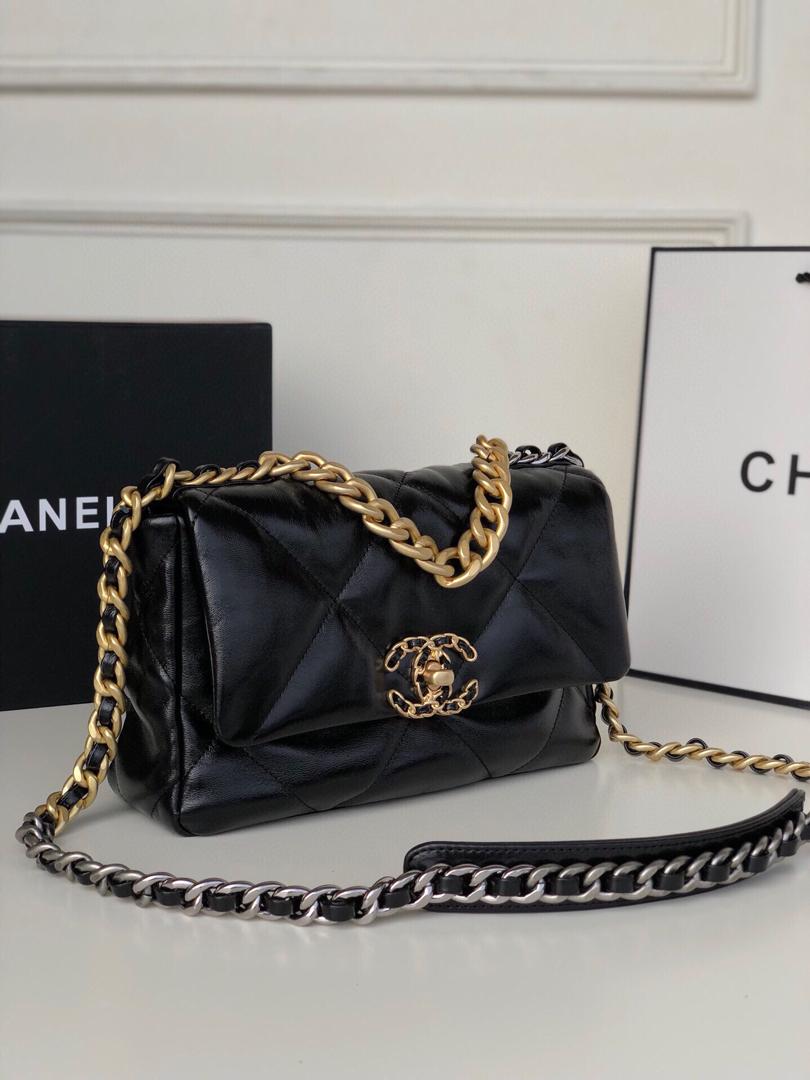 19 Large Flap Bag Black