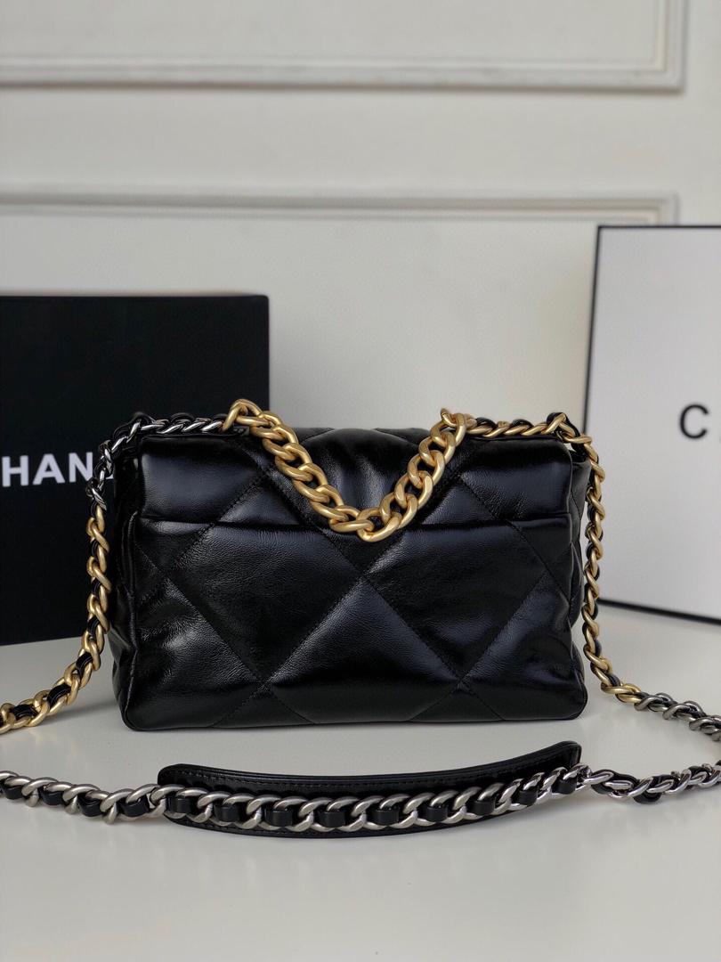 19 Large Flap Bag Black