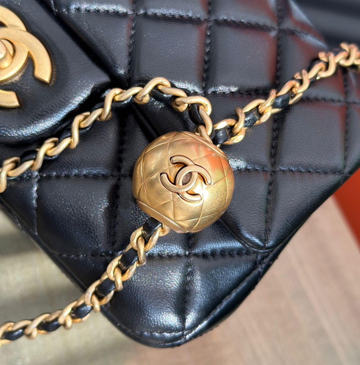 pearl crush mini Flap Bag