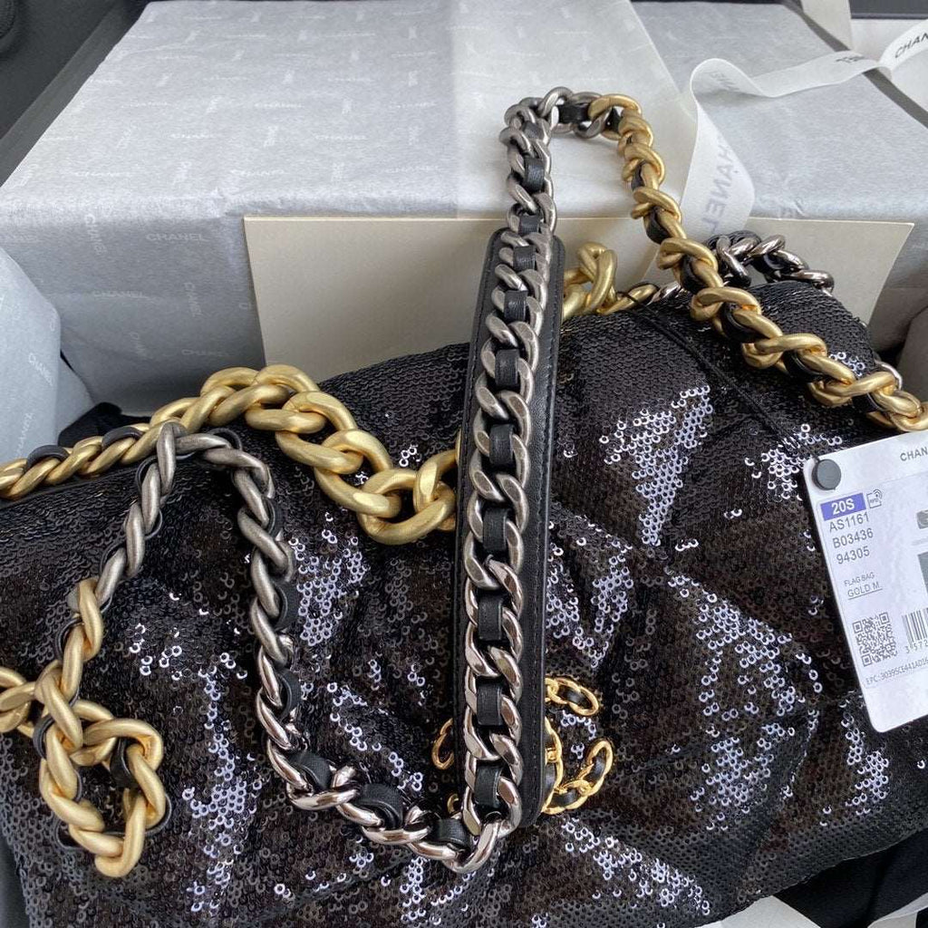 19 sequin Flap Bag black