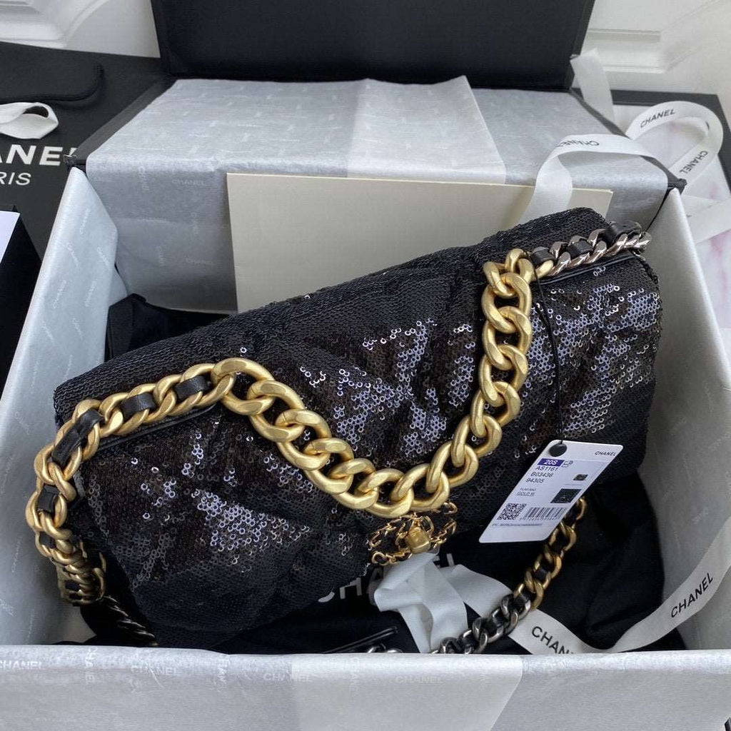 19 sequin Flap Bag black