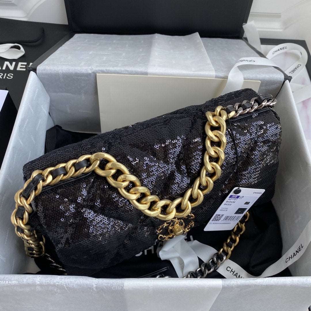 19 sequin Flap Bag black