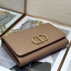 30 Montaigne Pouch