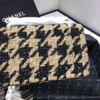 19 tweed Flap Bag Black and beige