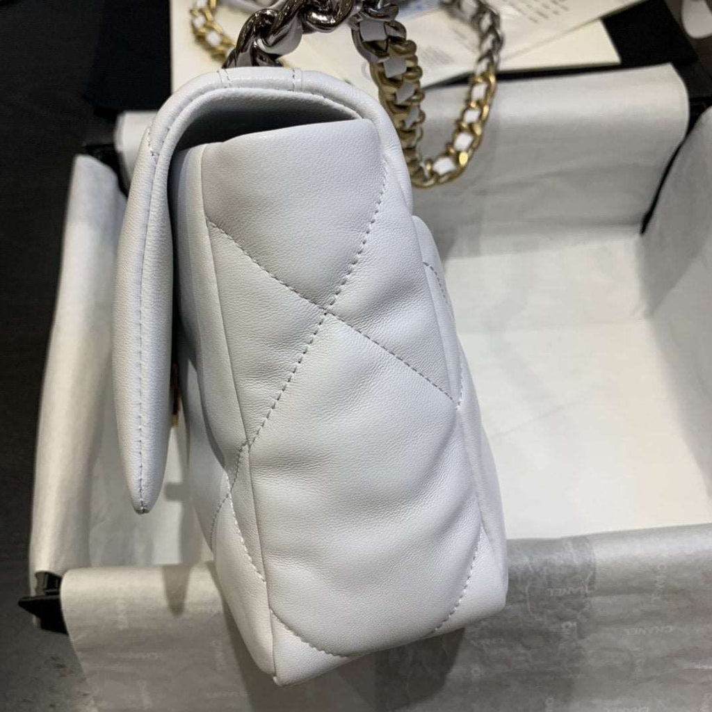 19 Medium Flap Bag