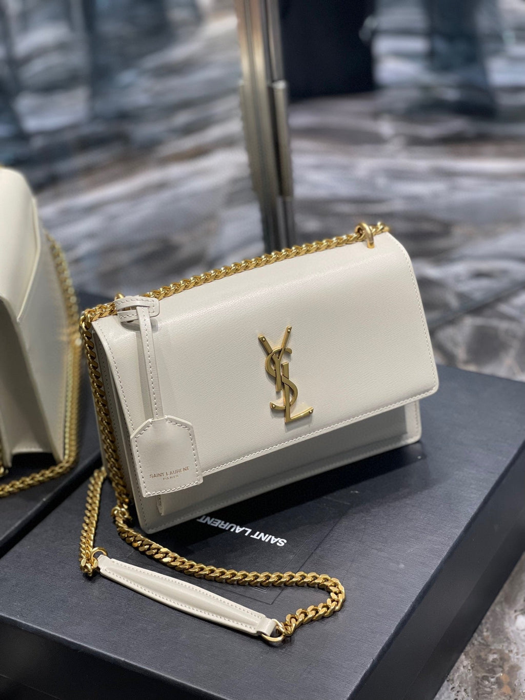 Medium Sunset Bag 22 White Lambskin Gold Tone 22 x 16 x 8cm