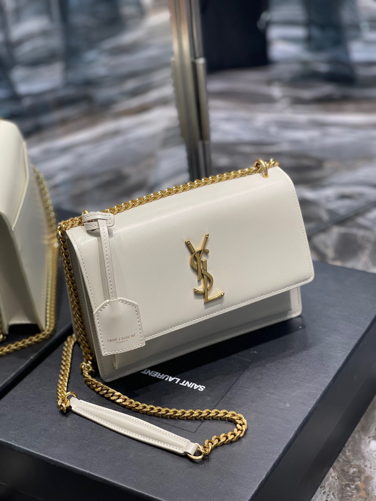 Medium Sunset Bag 22 White Lambskin Gold Tone 22 x 16 x 8cm