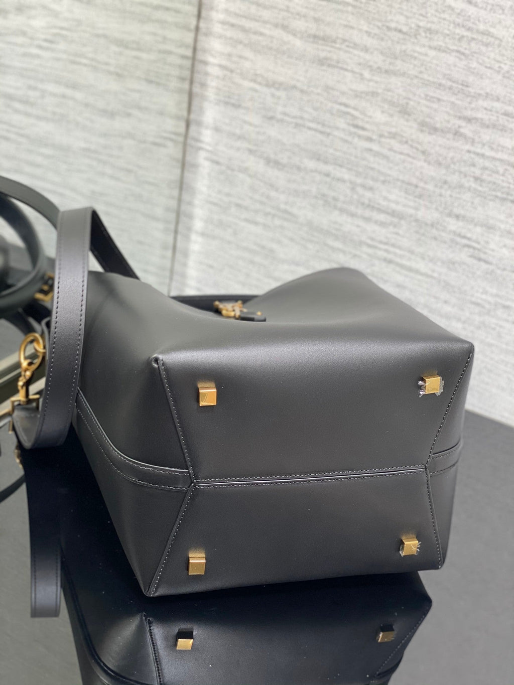 Le 37 Black Shiny Leather Handle Shoulder Bag with Charm and Adjustable Strap (20 x 25 x 16) cm