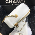 Runway white lambskin Leather Diamond Cut Bag Gold Chain