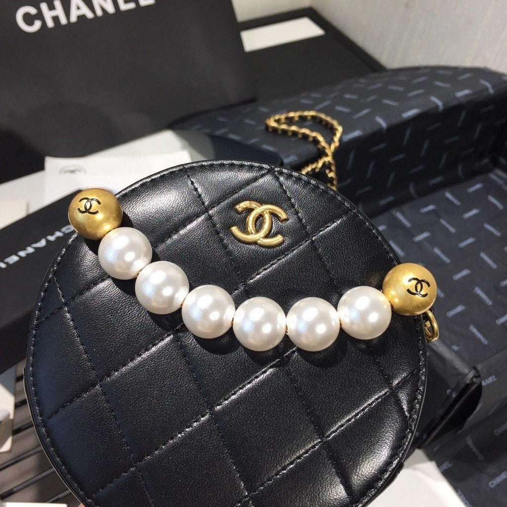 Pearl Round Clutch with Chain