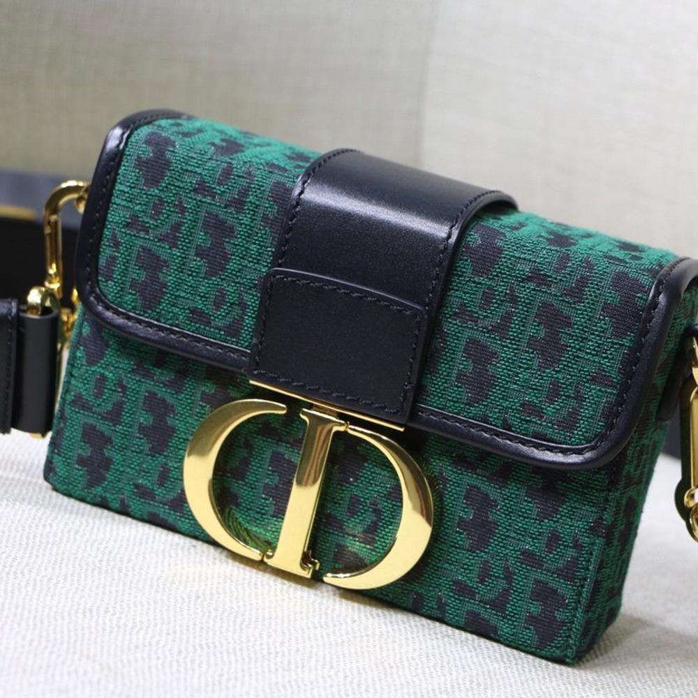 30 Montaigne Flap Bag