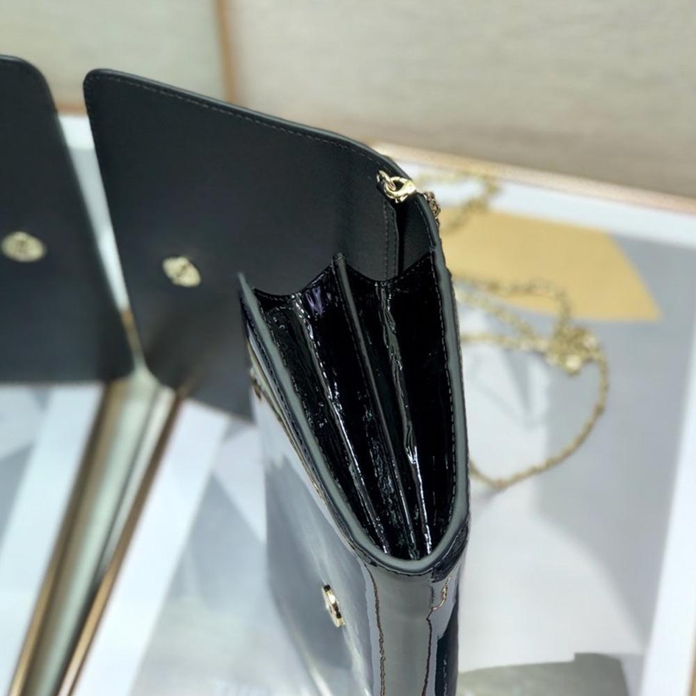 30 Montaigne Pouch