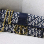 30 Montaigne Pouch