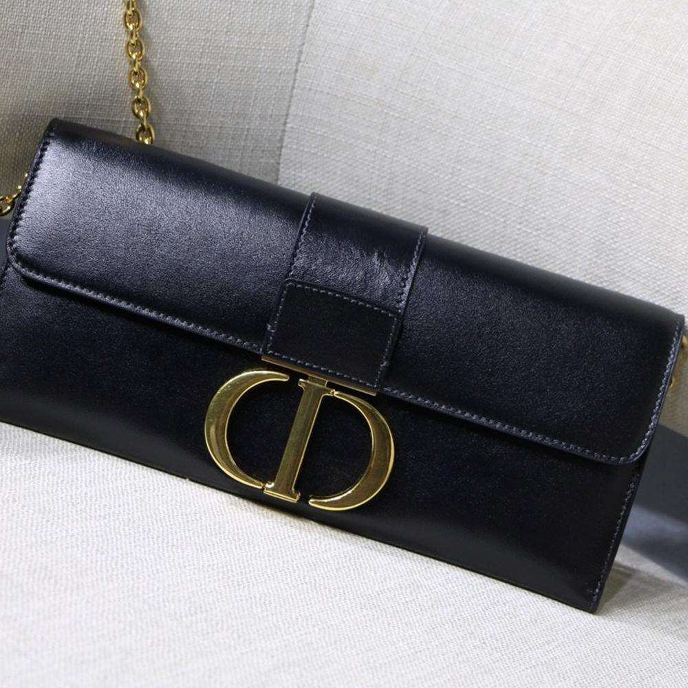 30 Montaigne Pouch