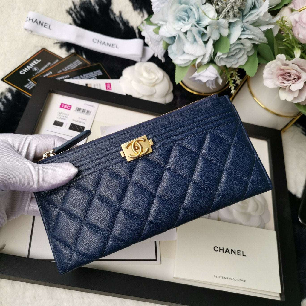 caviar quilted classic zip boy Pouch