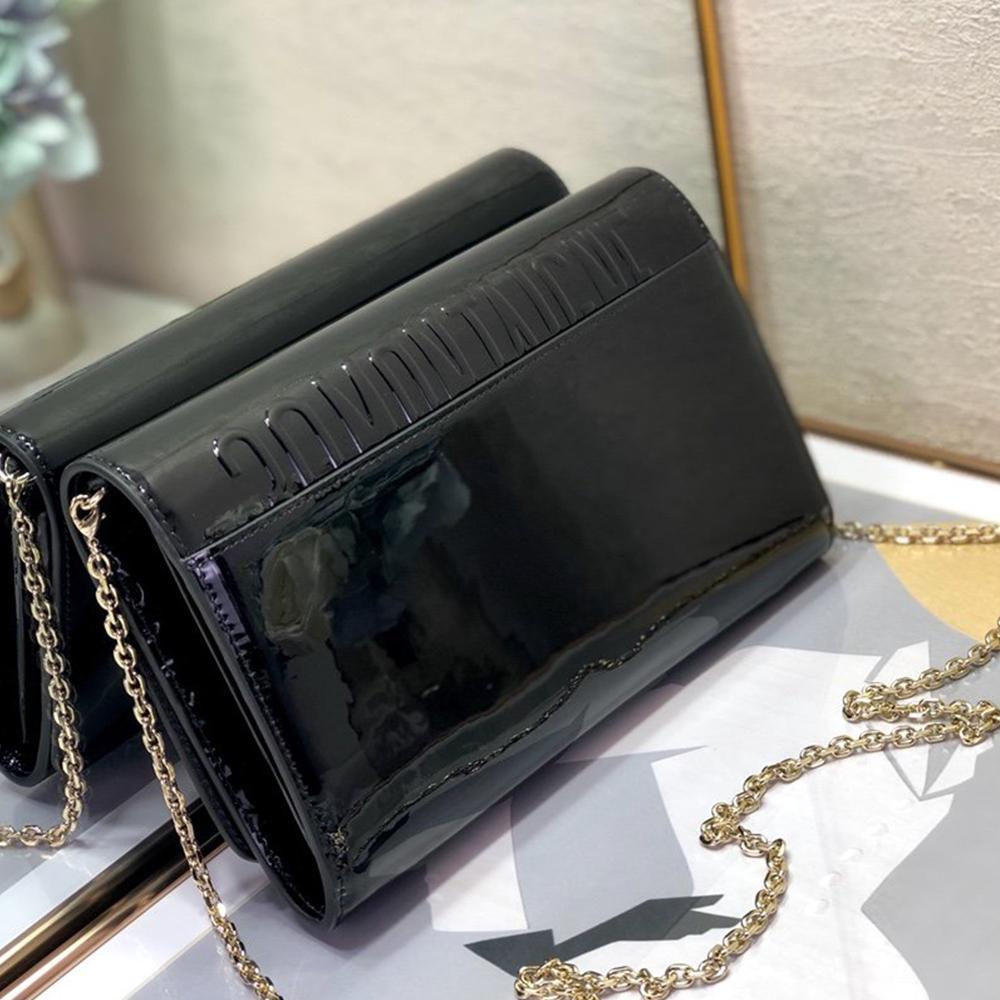 30 Montaigne Pouch