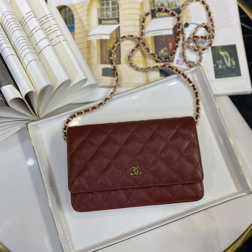 Classic Wallet on chain Burgundy caviar