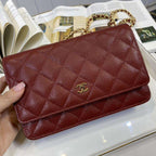 Classic Wallet on chain Burgundy caviar