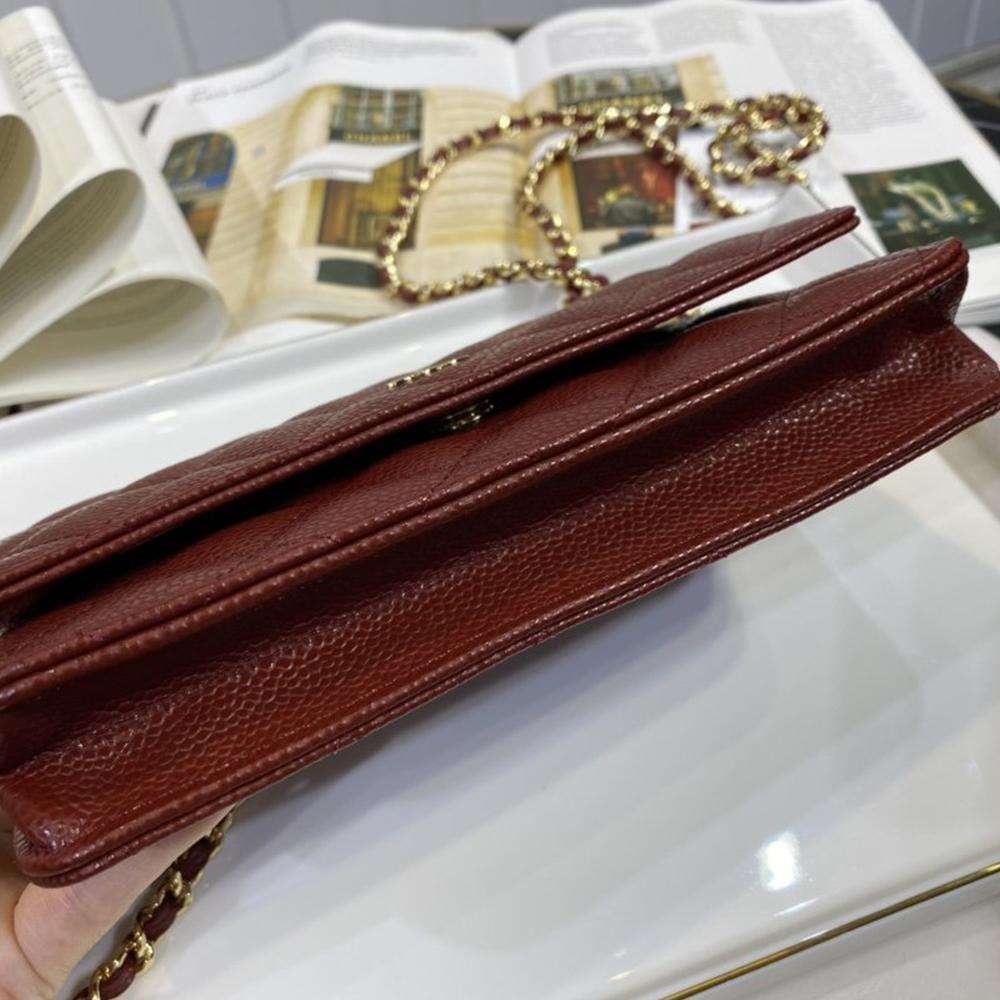 Classic Wallet on chain Burgundy caviar
