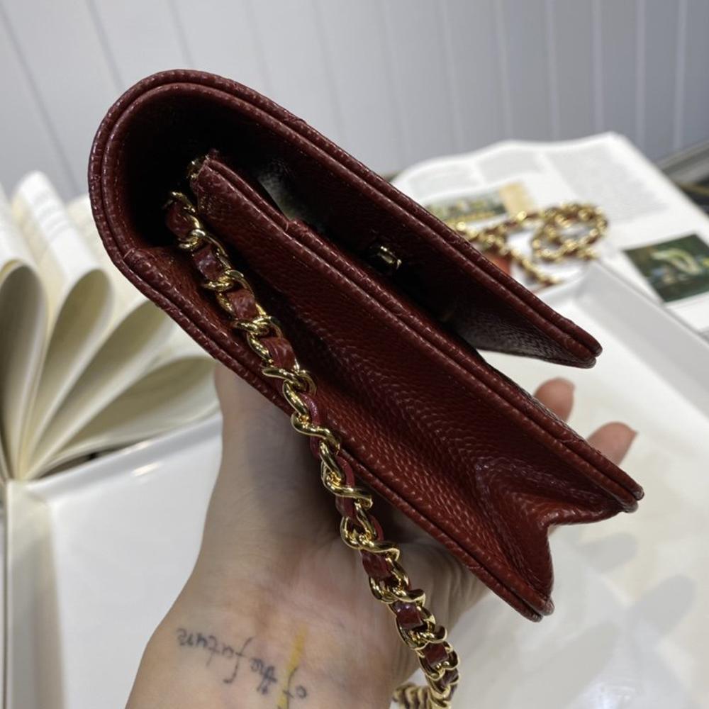 Classic Wallet on chain Burgundy caviar