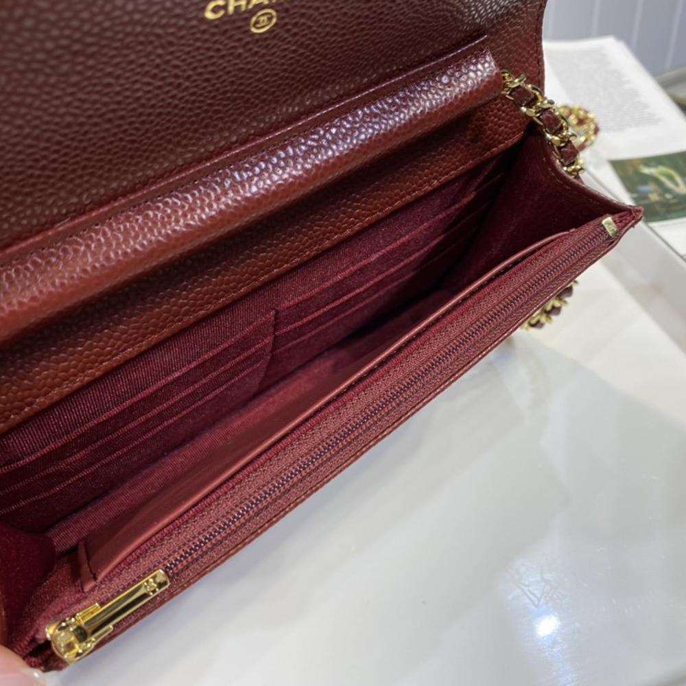 Classic Wallet on chain Burgundy caviar