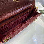 Classic Wallet on chain Burgundy caviar