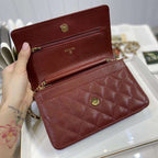 Classic Wallet on chain Burgundy caviar