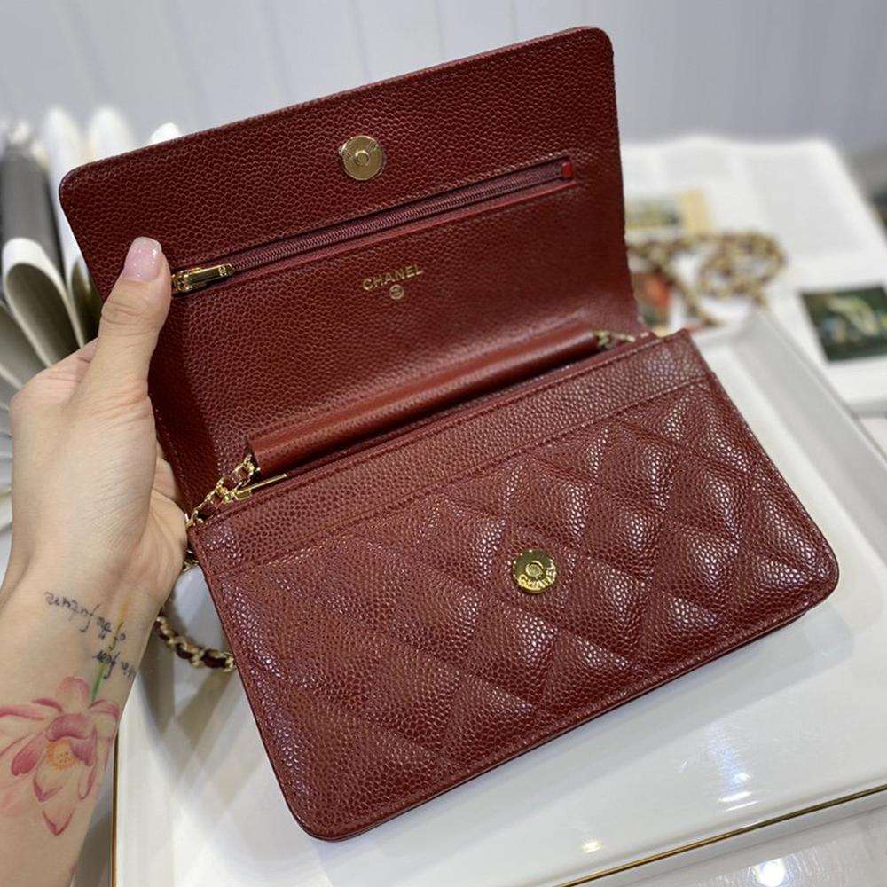 Classic Wallet on chain Burgundy caviar