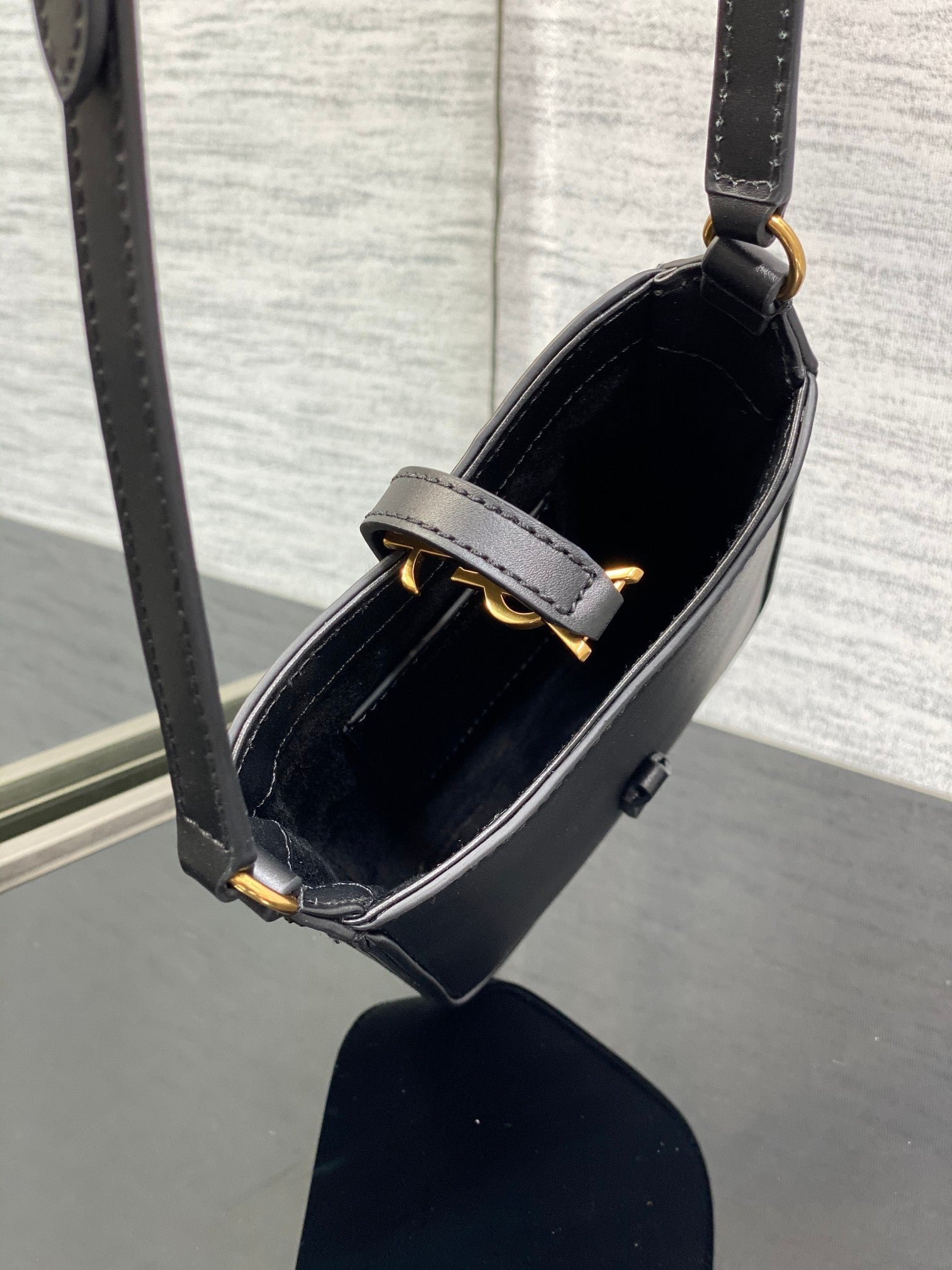Le 5 A 7 Mini Black Bag - 13x20x4cm