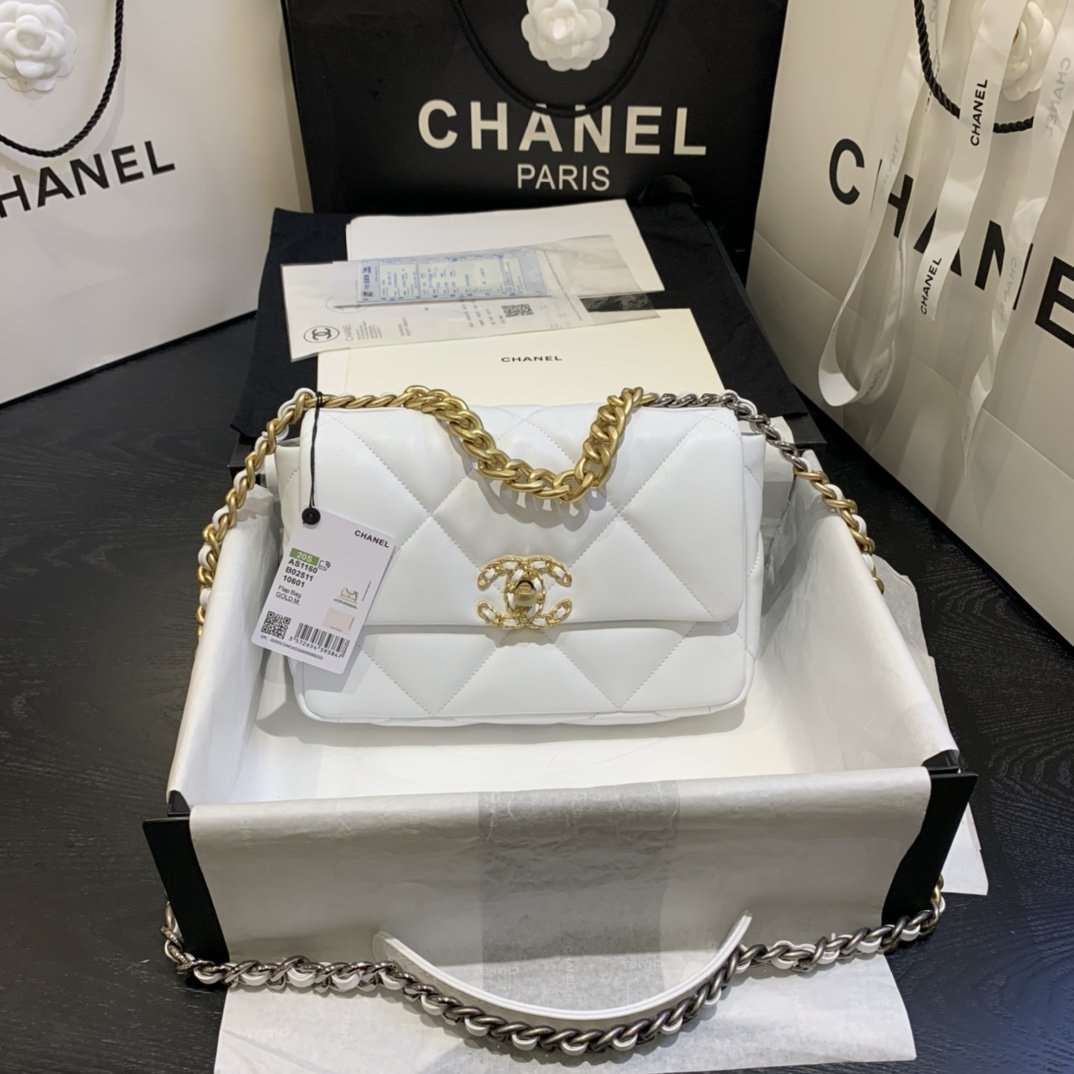 19 Medium Flap Bag