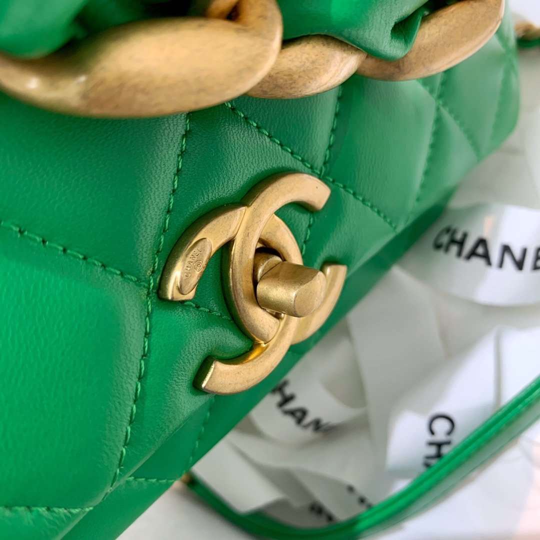 Flap Bag with chunky chain Green