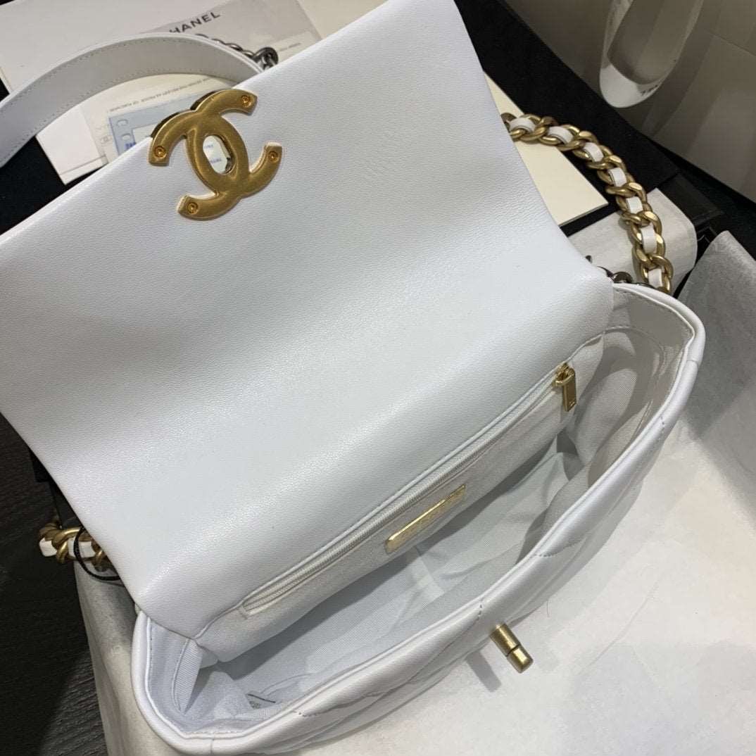 19 Medium Flap Bag