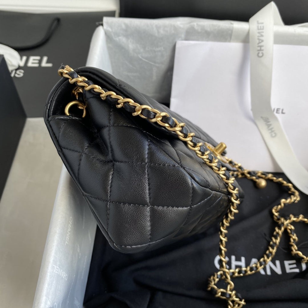 pearl crush mini Flap Bag